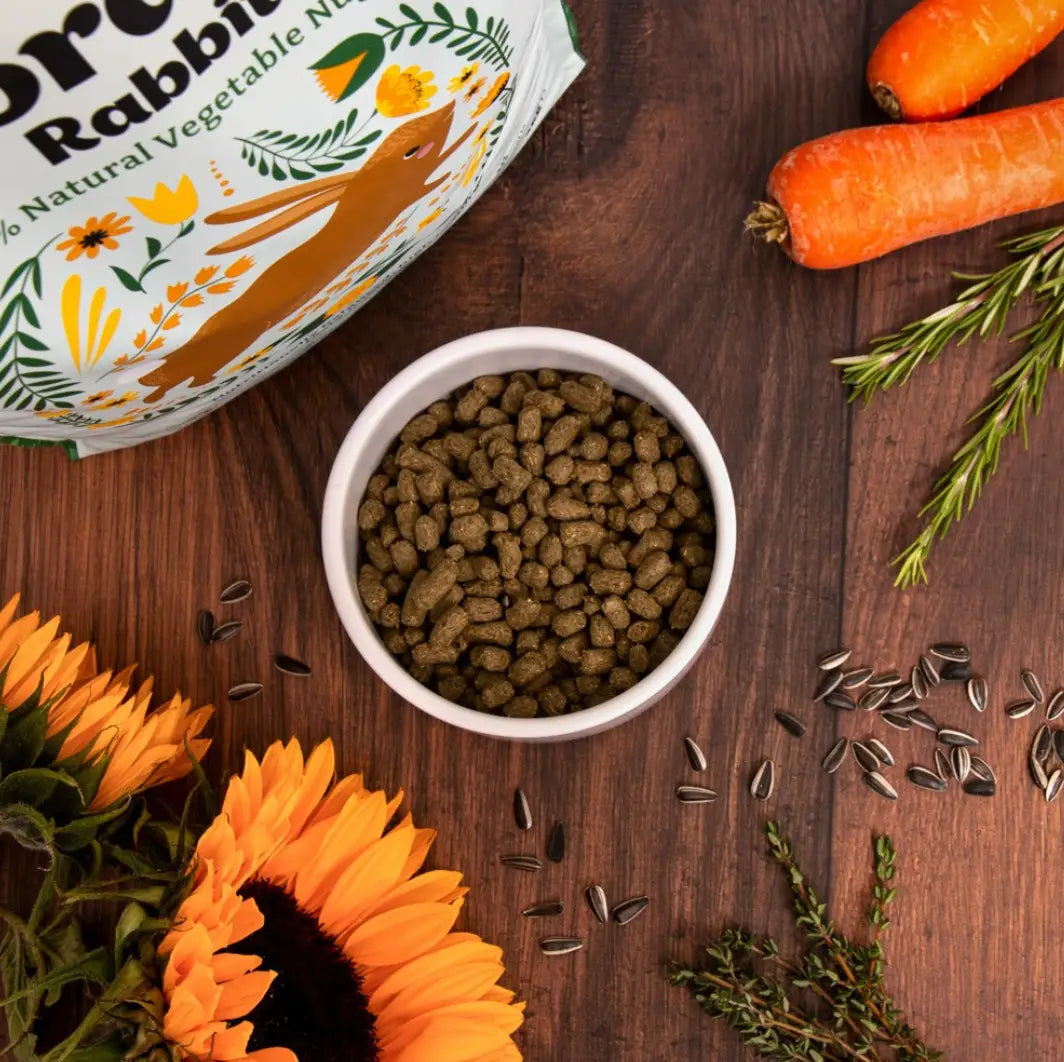 100% natural vegetable rabbit food for small animals in white bag