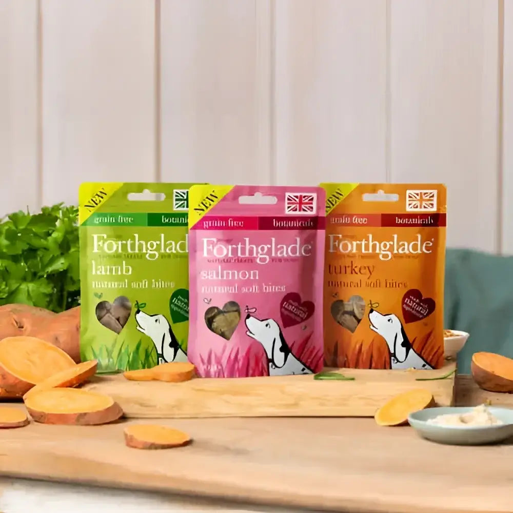 Forthglade Soft Bites Treats Turkey 90g with natural wet bites in lamb, salmon, and turkey flavors