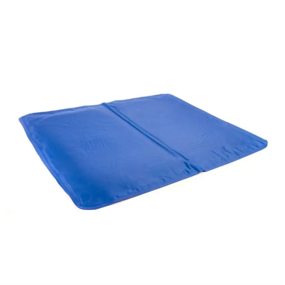 Great&Small Cool Pad: blue folding small cool pad with textured surface and reinforced corners