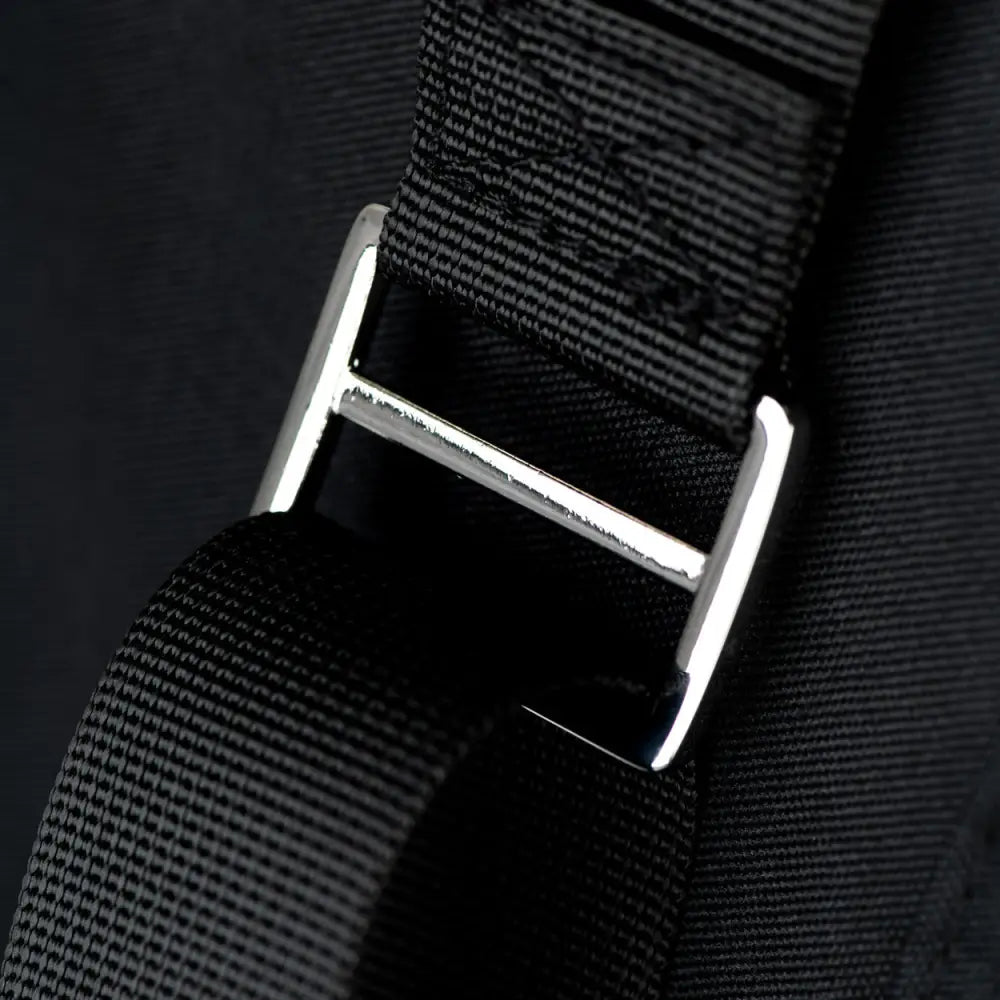 Black seatbelt with silver buckle for Soho Poms Black Rainy Bear Pet Carrier