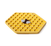 Great&Small Slow Down Bee Hive Silicone Snack Pad