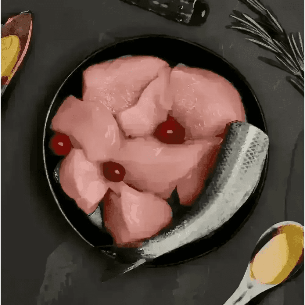 Canagan wet cat food: raw chicken breast, herring fish, cherry tomatoes, rosemary