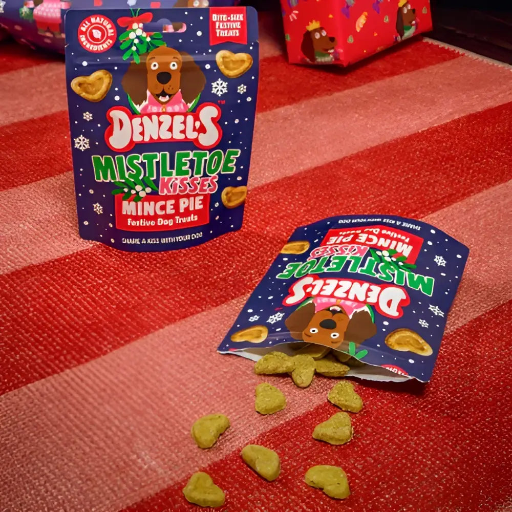 Denzel’s Mistletoe Kisses mince pie heart-shaped dog treats