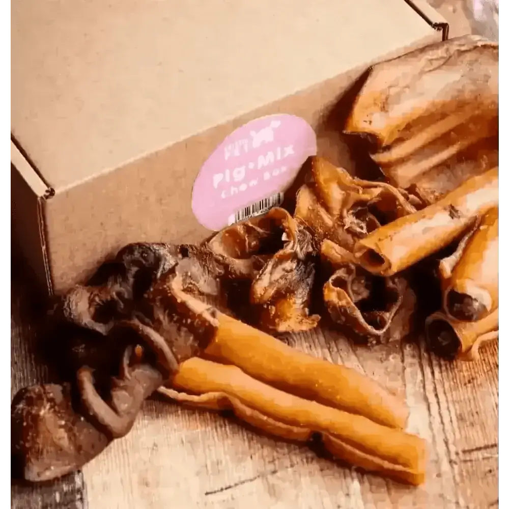 Pig n Mix natural deli chew box with pig-mix sticks in cardboard