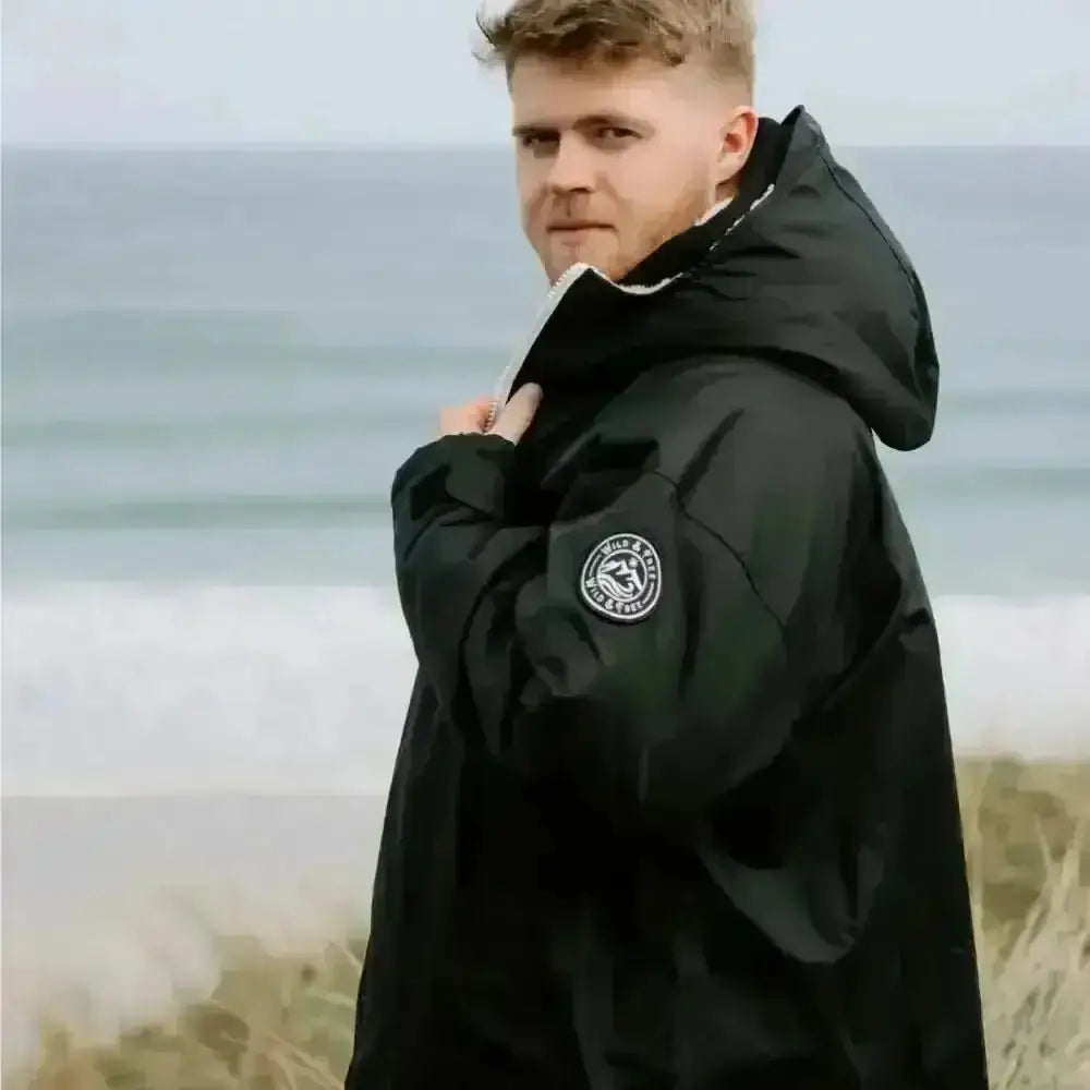 Black Classic Cobe changing robe with wild & free zipper pull