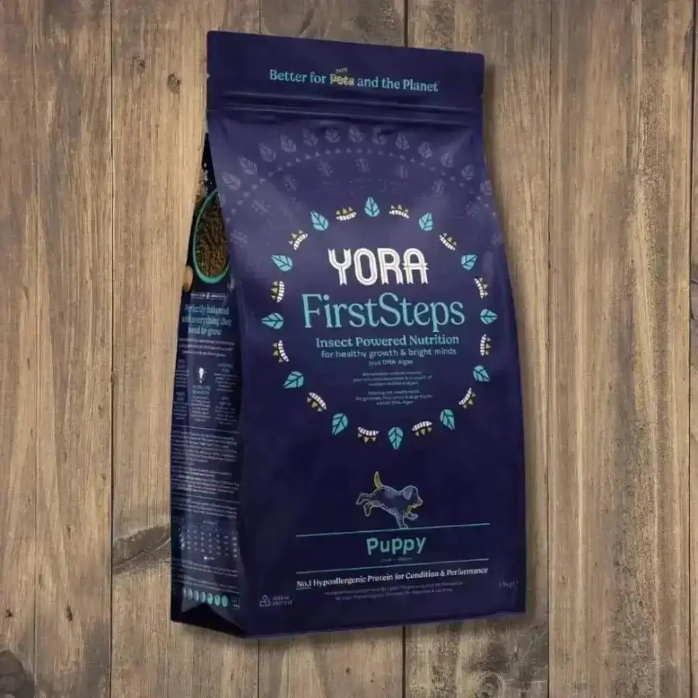Yora Puppy food bag with hypoallergenic Hermetia illucens larvae nutrition